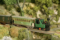 Bn2t Nebenbahn-Dampflokomotive Stainz 2 mit Reisezug